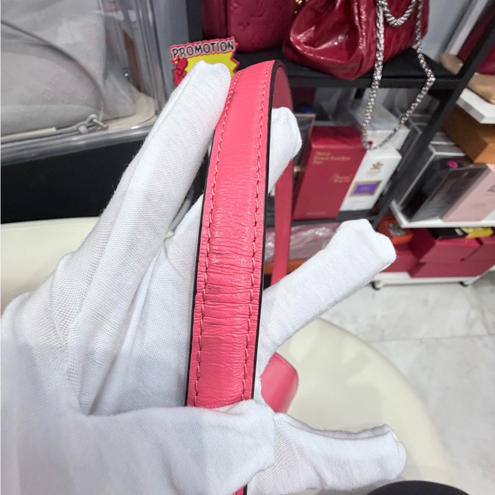 AUTHENTIC LOUISVUITON PONT 9 retail $4200 sale $1250 - Picture 15 of 16